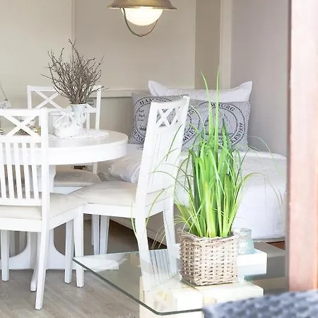 F35c 23 At The Daire Westerland